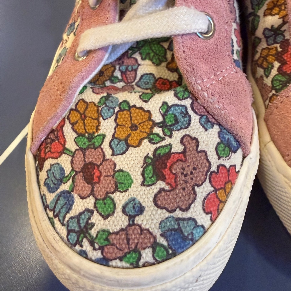 Size 32/US 1 Mini Boden High Tops in Bunny Floral - Picture 11 of 11